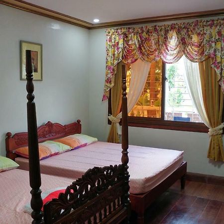 Casa Familya Hotel Batac Екстериор снимка