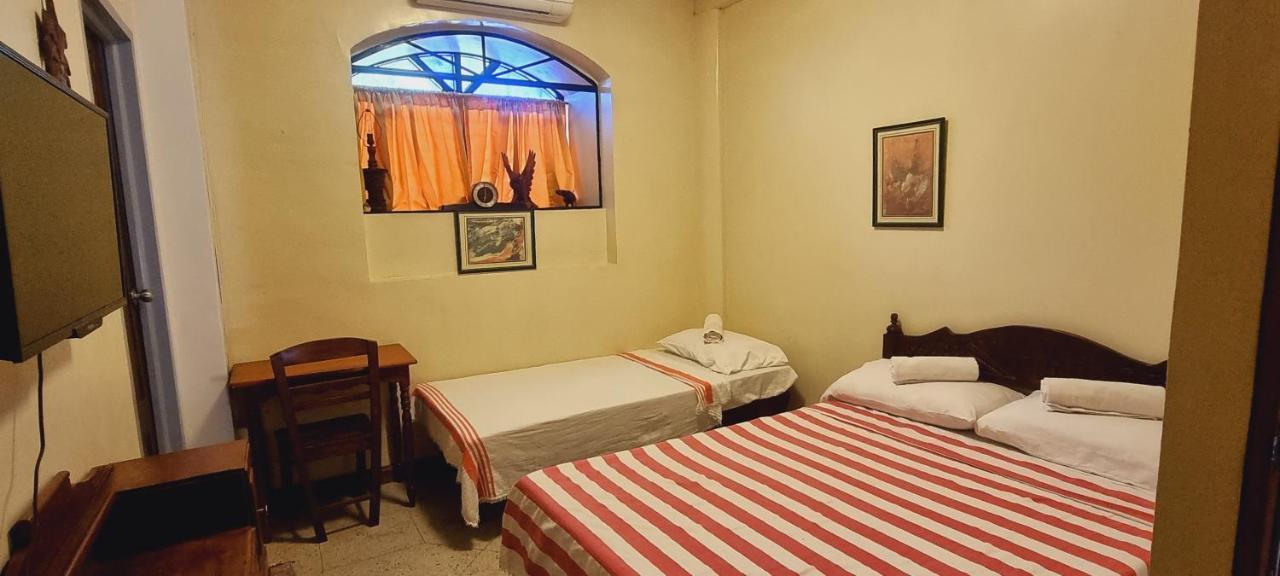 Casa Familya Hotel Batac Екстериор снимка
