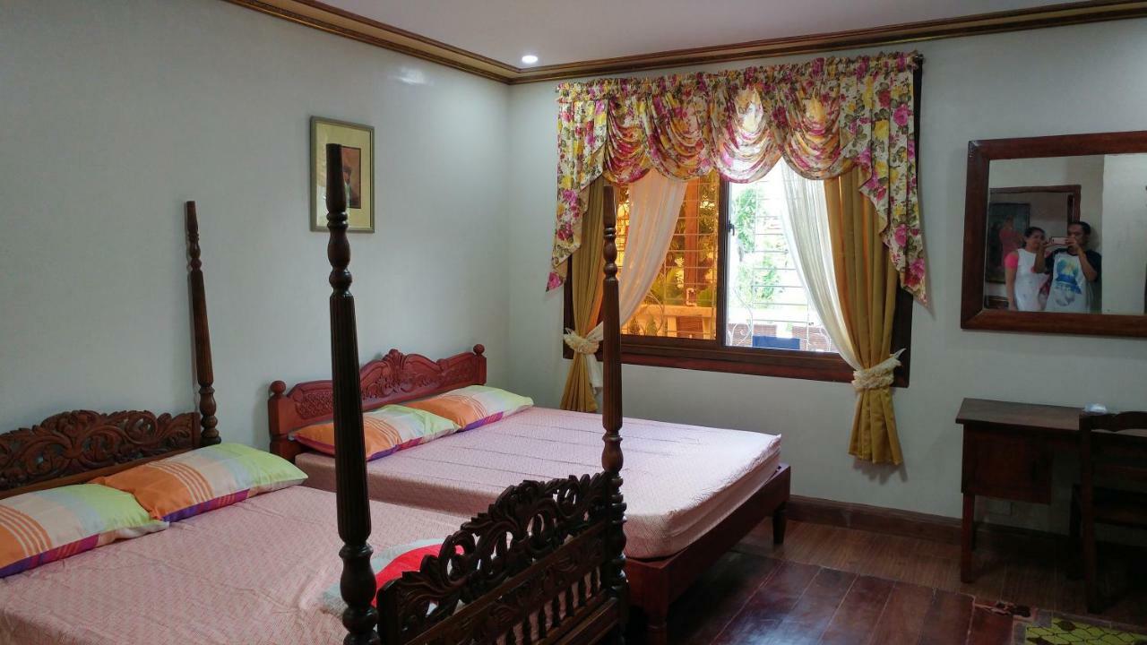 Casa Familya Hotel Batac Екстериор снимка