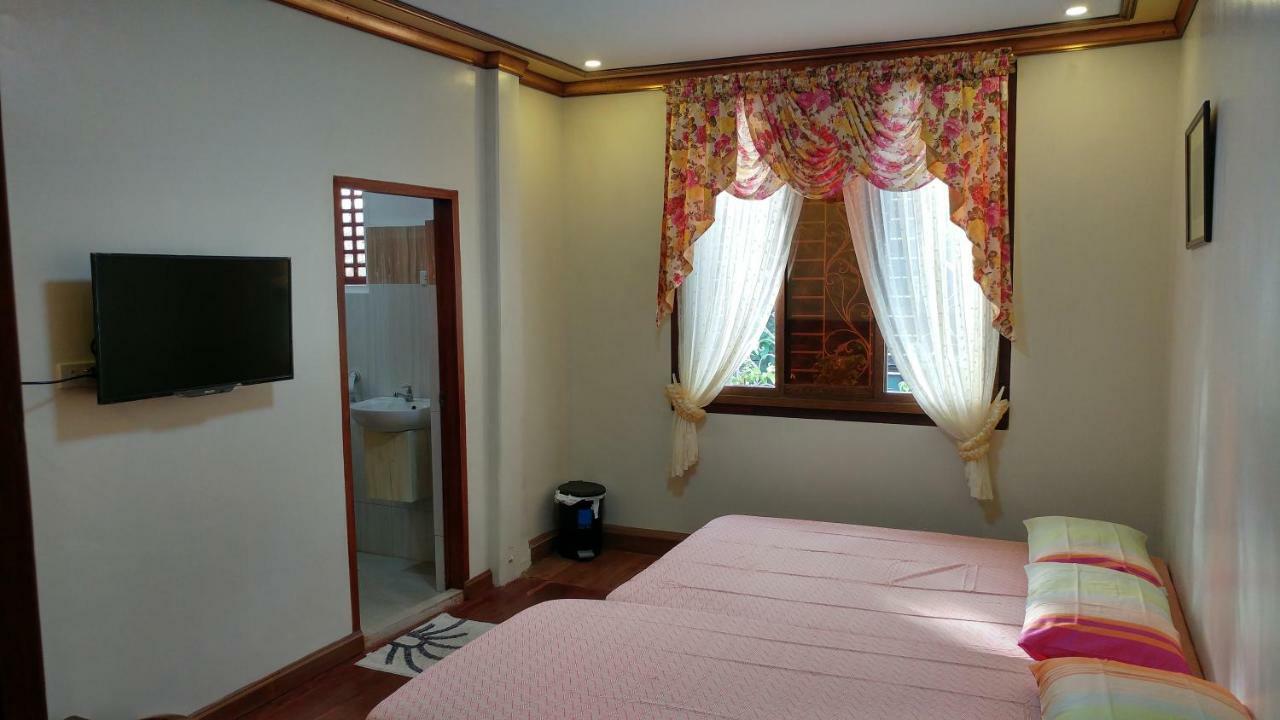 Casa Familya Hotel Batac Екстериор снимка